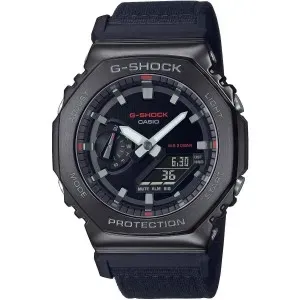Ανδρικό ρολόι CASIO G-Shock GM-2100CB-1AER με μαύρο καντράν και μαύρο υφασμάτινο λουράκι.